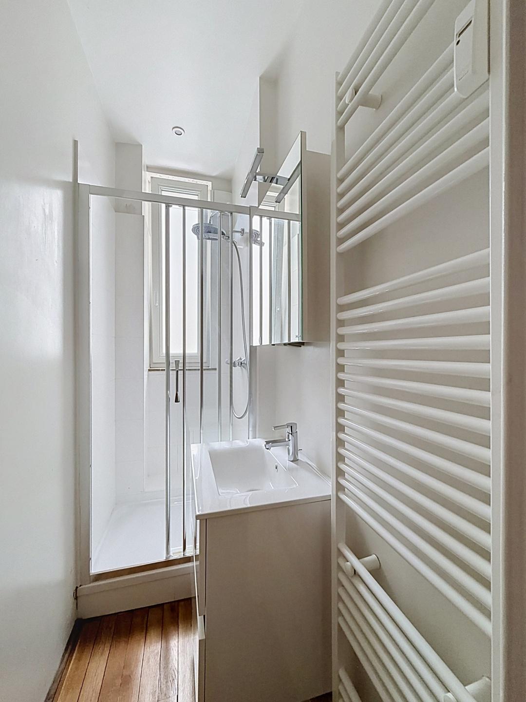 Châtelain / Louise : Bel appartement de caractère