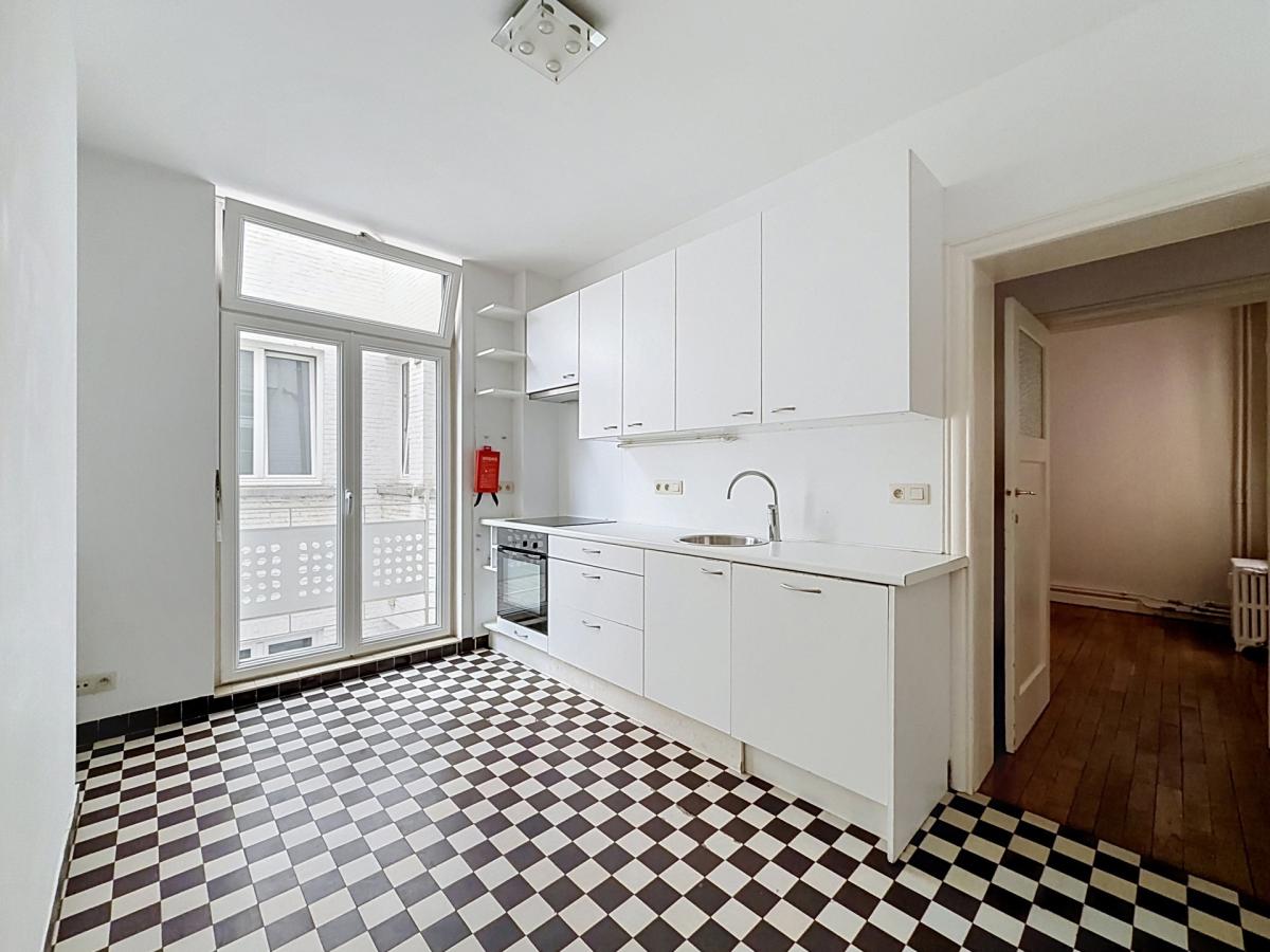 Châtelain / Louise : Bel appartement de caractère