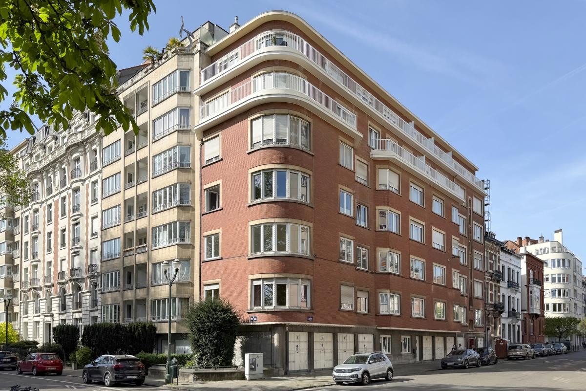 Square Marie Louise - Appartement 113m² rénové 2ch 