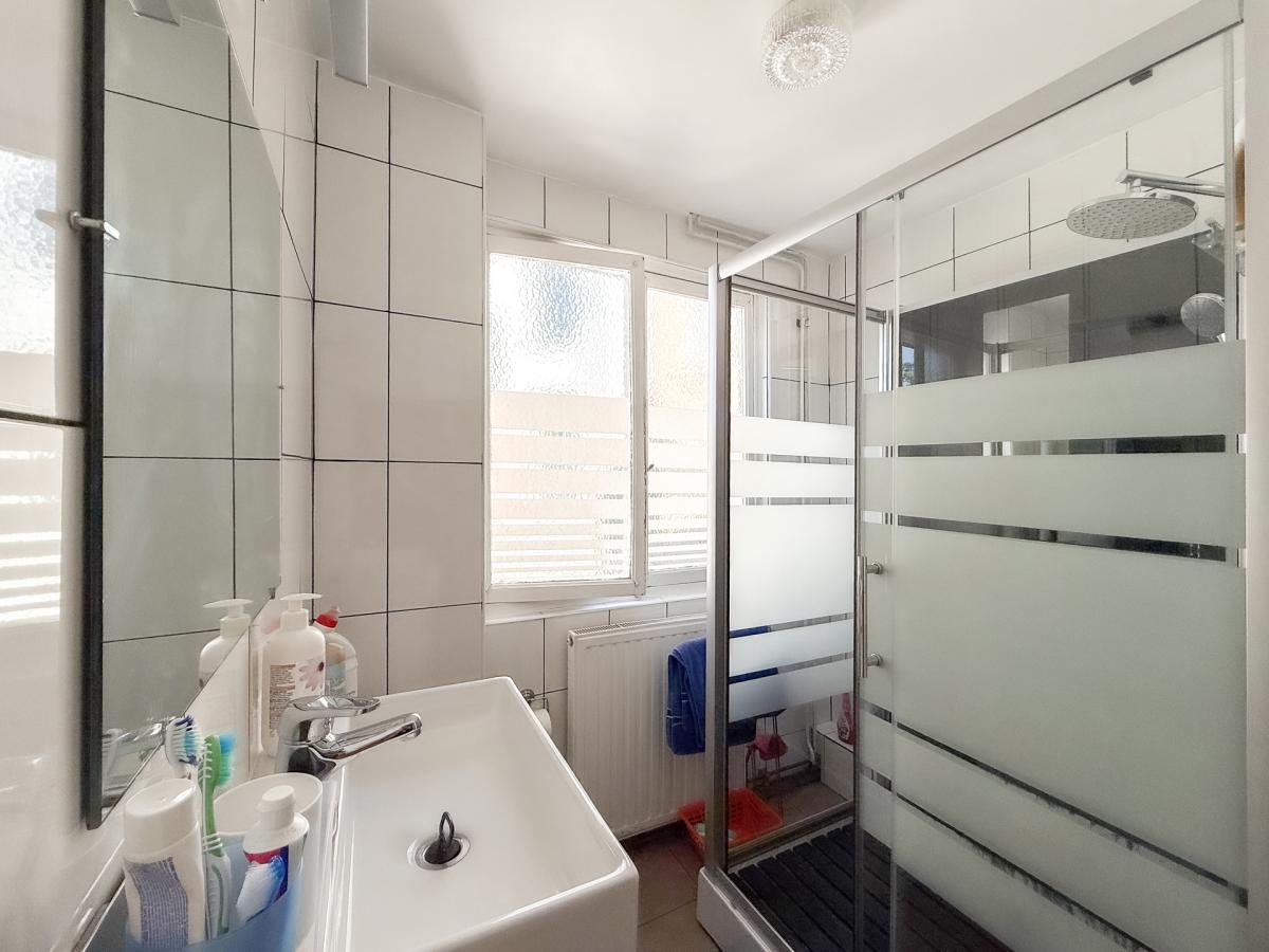 Saint-Gilles : Magnifique maison 4 chambres, cour, parking 