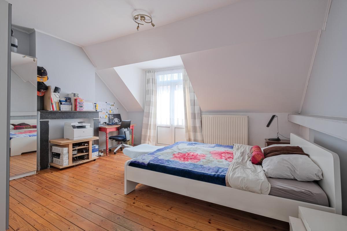 Saint-Gilles : Magnifique maison 4 chambres, cour, parking 