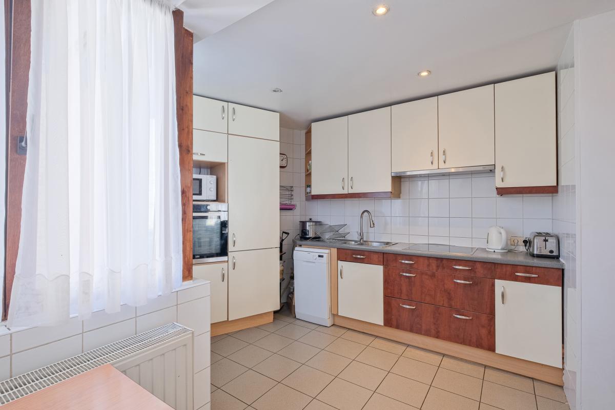 Saint-Gilles : Magnifique maison 4 chambres, cour, parking 
