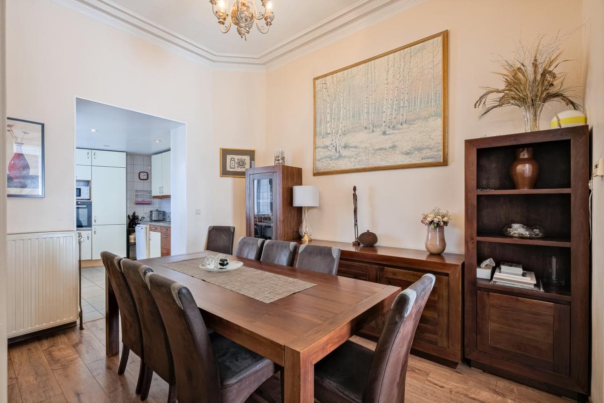 Saint-Gilles : Magnifique maison 4 chambres, cour, parking 