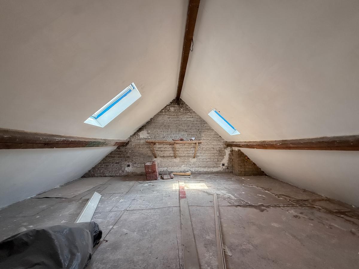 Saint-Gilles : Magnifique maison 4 chambres, cour, parking 