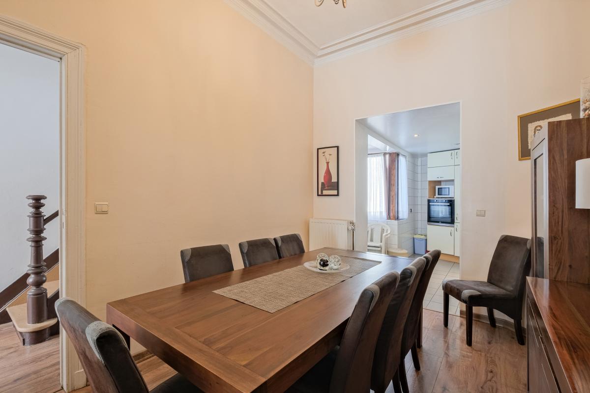 Saint-Gilles : Magnifique maison 4 chambres, cour, parking 