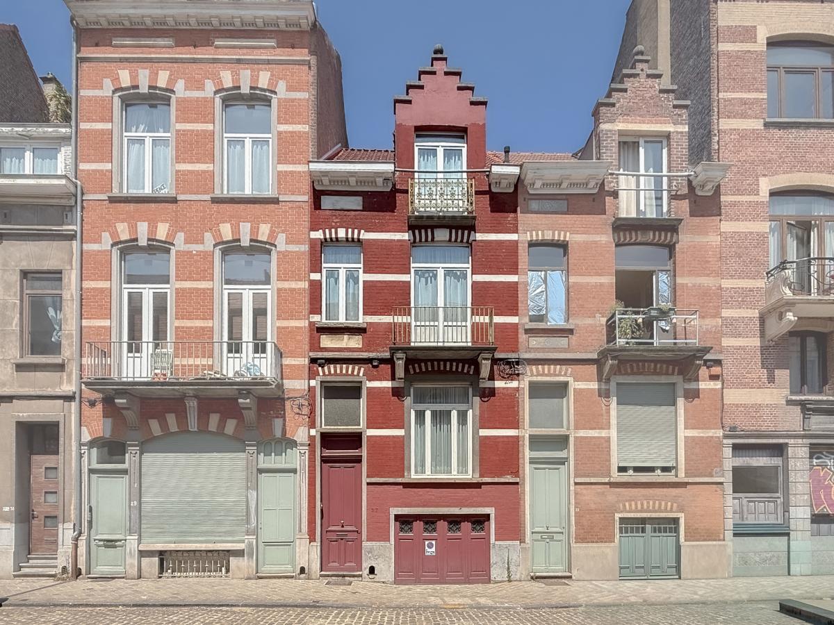 Saint-Gilles : Magnifique maison 4 chambres, cour, parking 