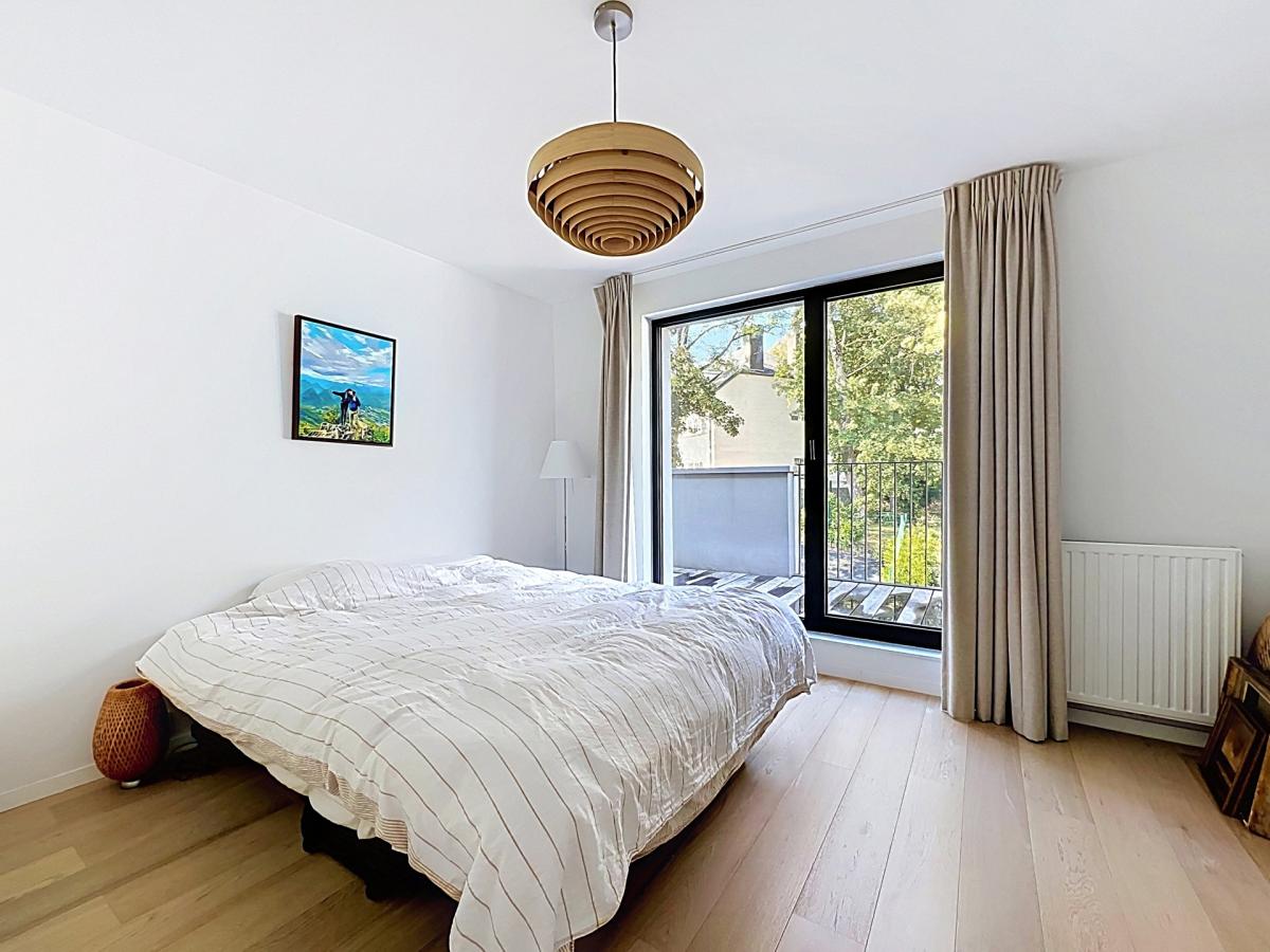 Maison communale d’Uccle : Appartement. 2ch + 3terr. + park.
