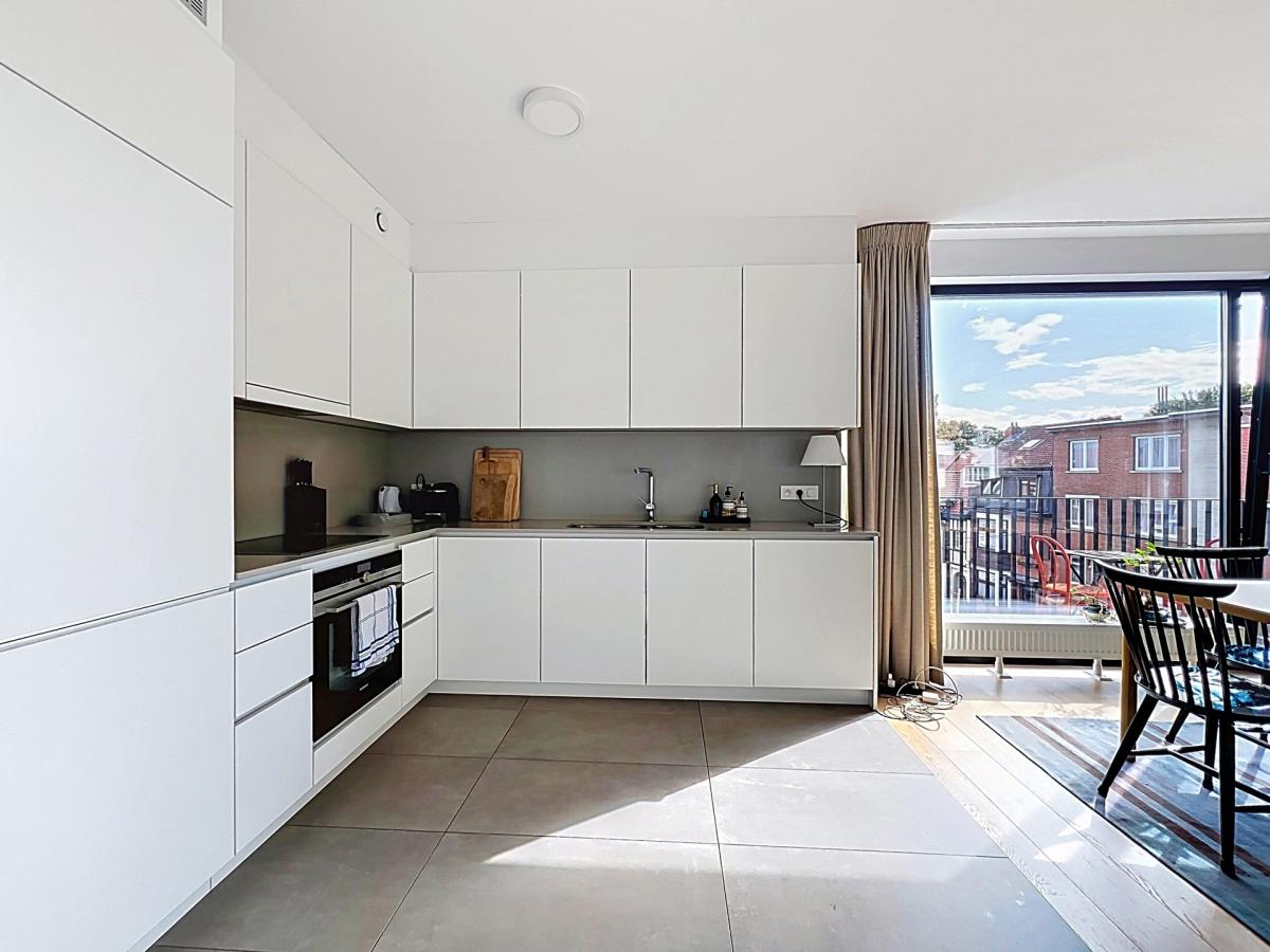 Maison communale d’Uccle : Appartement. 2ch + 3terr. + park.