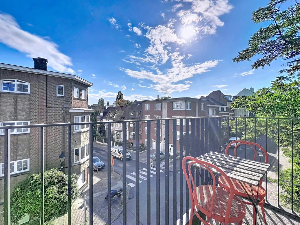 Maison communale d’Uccle : Appartement. 2ch + 3terr. + park.