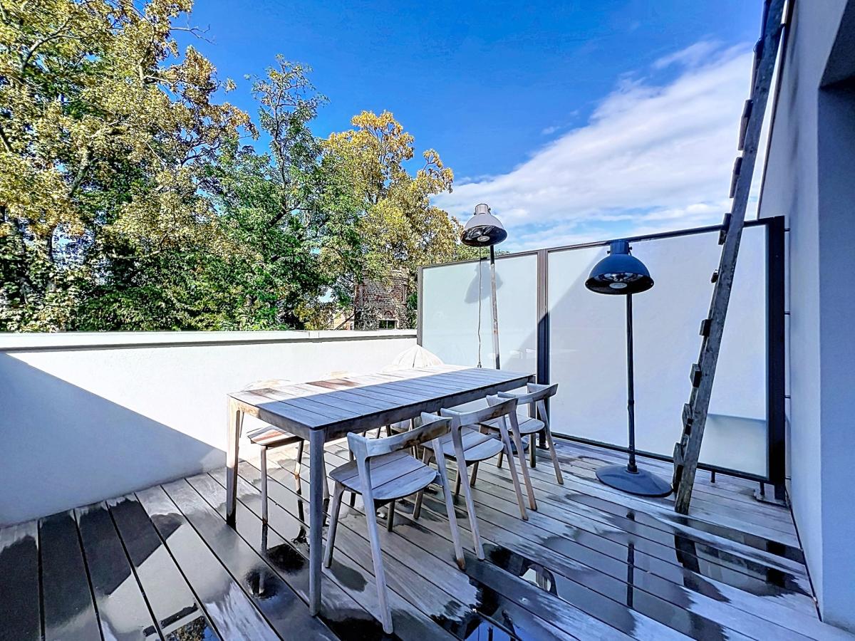 Maison communale d’Uccle : Appartement. 2ch + 3terr. + park.