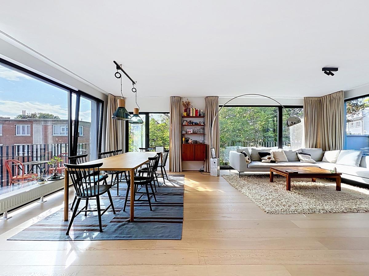 Maison communale d’Uccle : Appartement. 2ch + 3terr. + park.