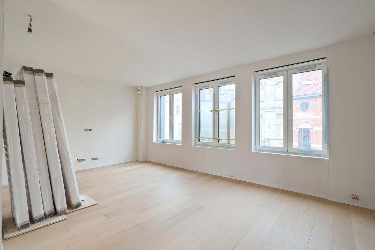 Chatelain/Tenbosch - Lumineux triplex de ± 185 m² + terrasse