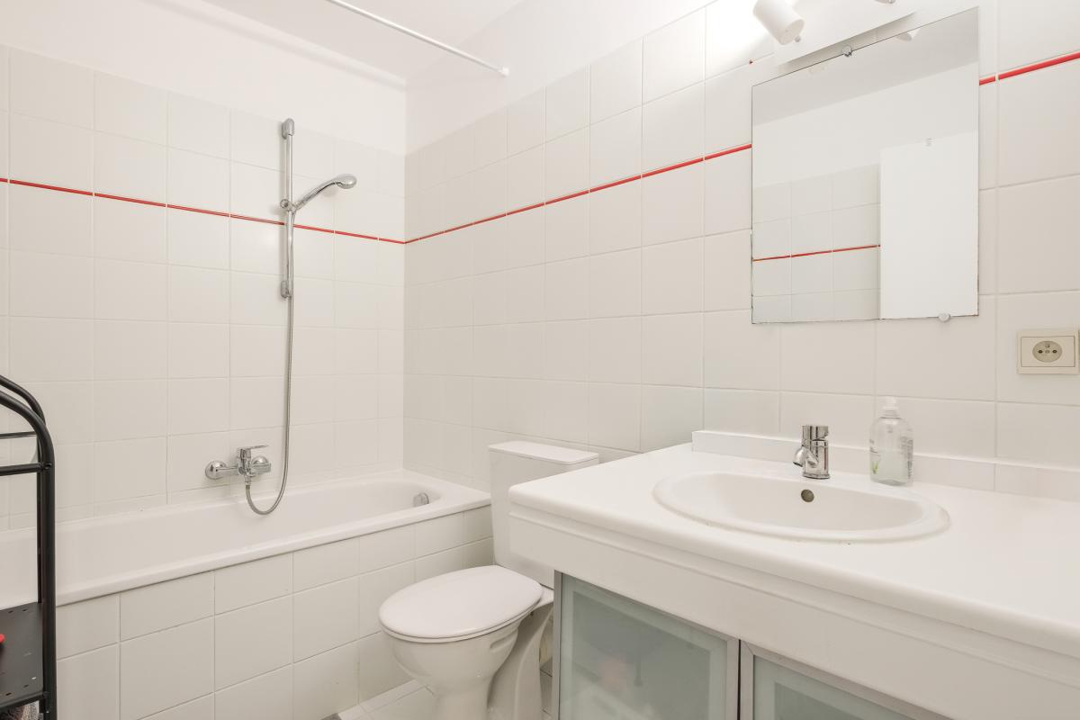 Saint-Job : bel appartement studio + Terrasse 