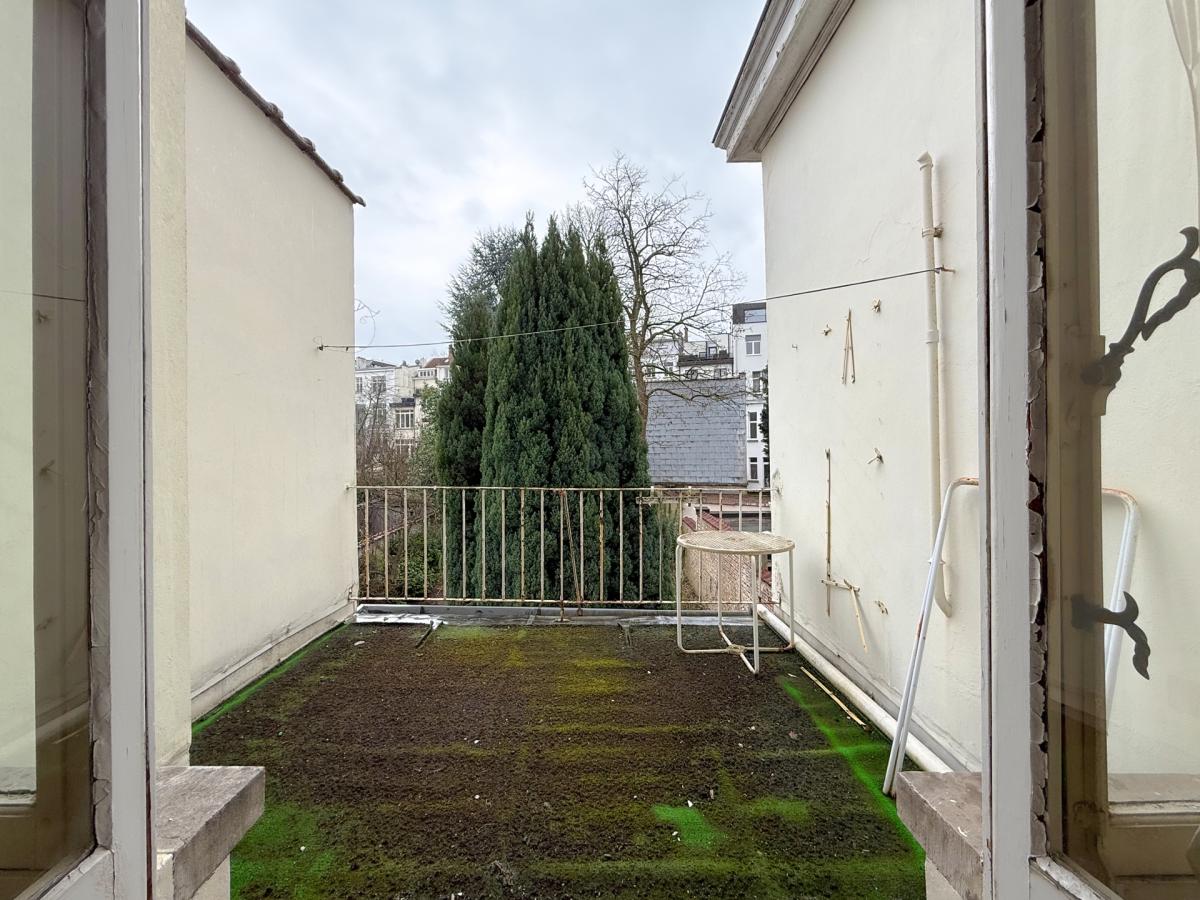 Pl. Brugmann - Maison bourgeoise de ± 580 m² bruts & jardin 