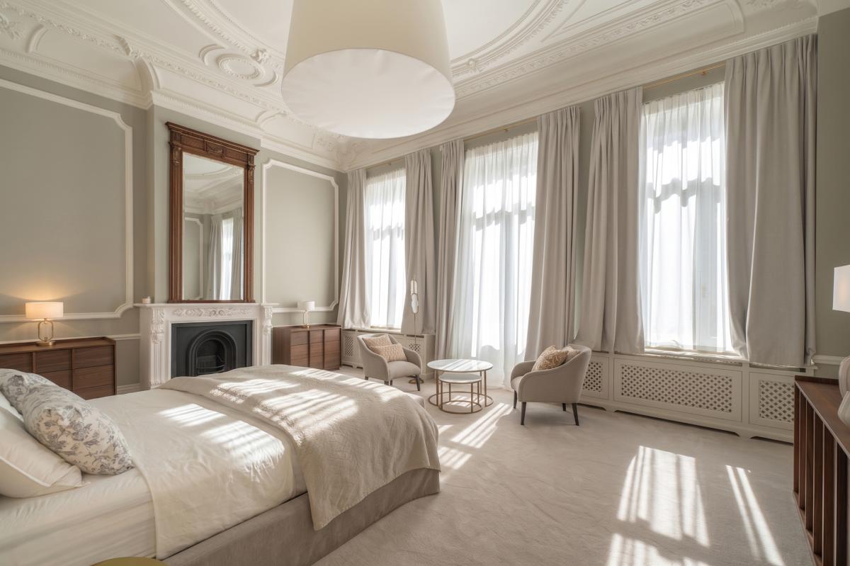 Sq. Marie-Louise : Magnifique maison de maitre 8ch + jardin