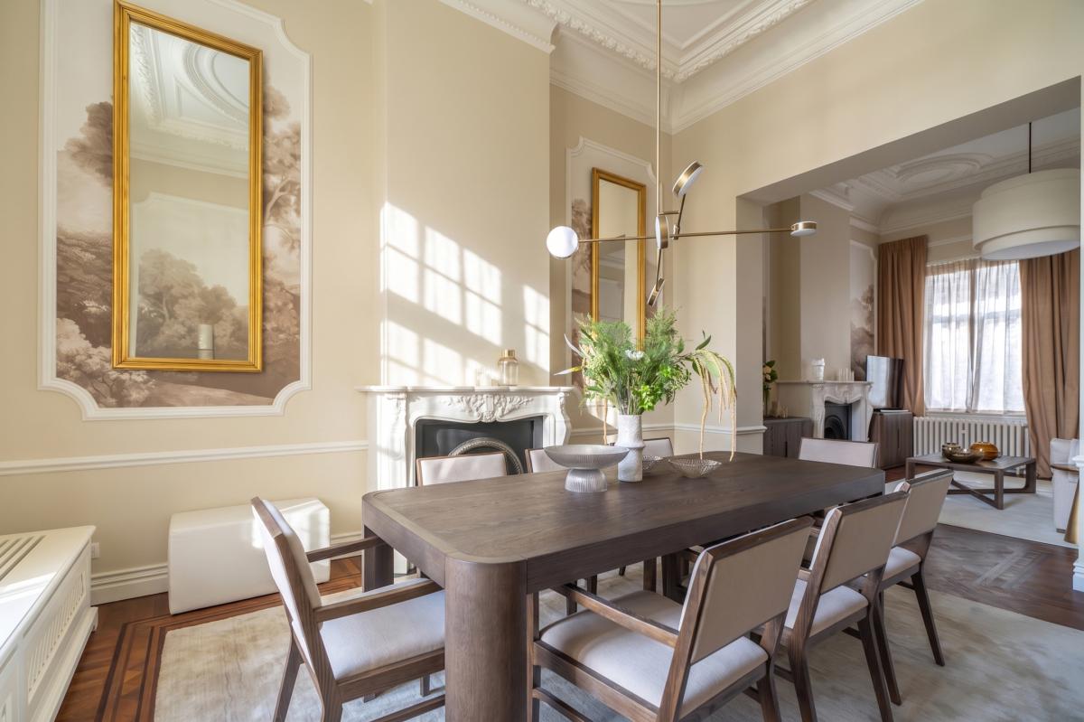 Sq. Marie-Louise : Magnifique maison de maitre 8ch + jardin