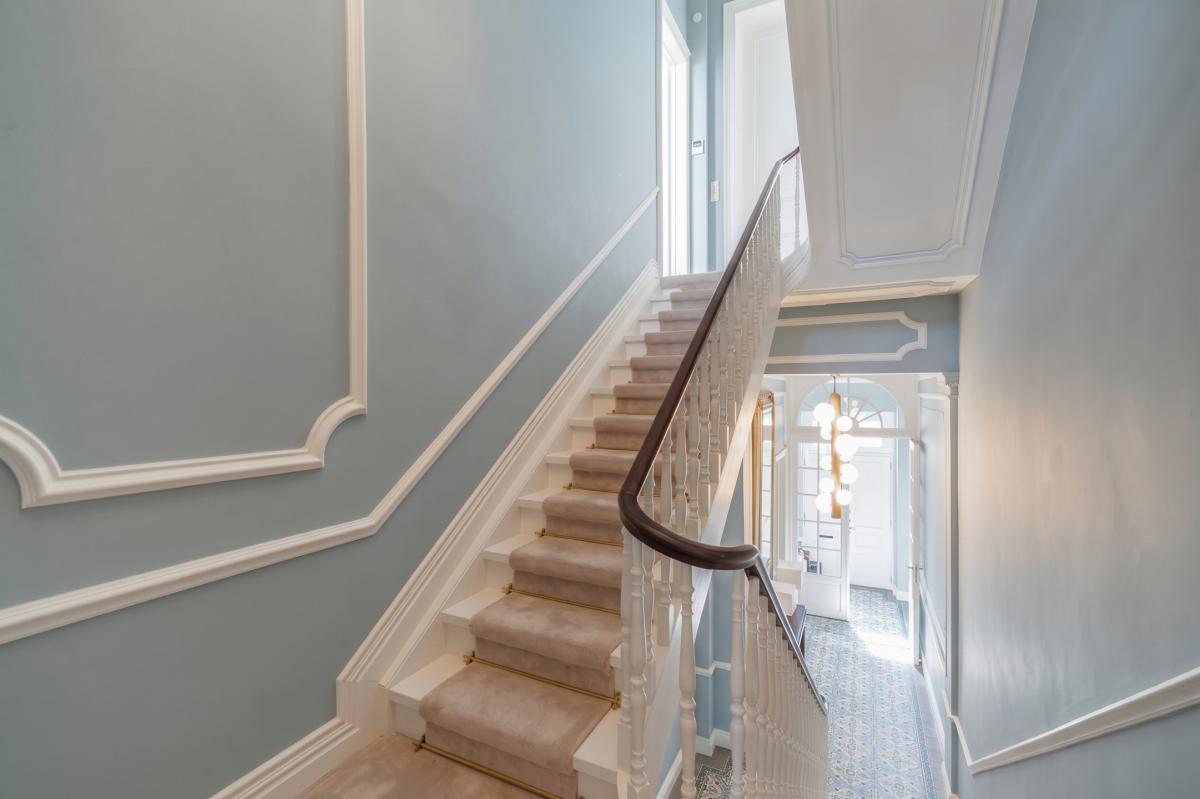 Sq. Marie-Louise : Magnifique maison de maitre 8ch + jardin