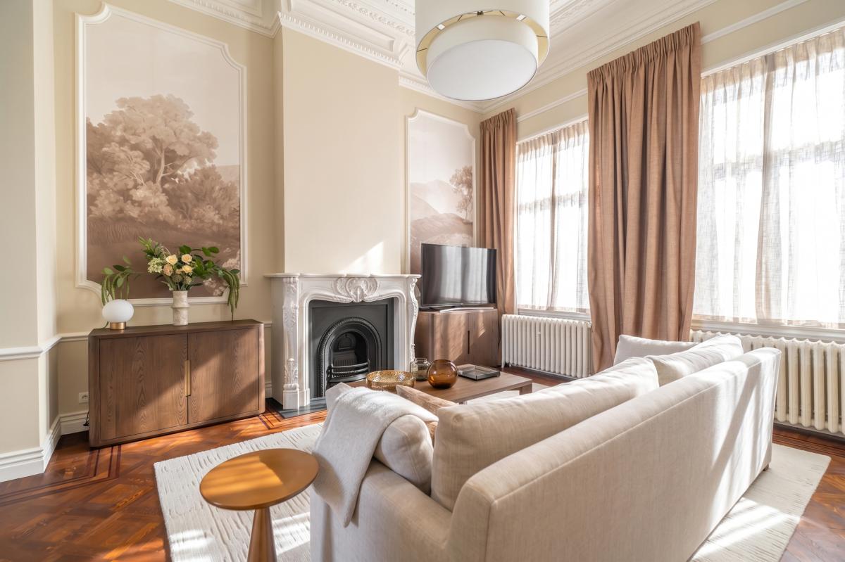 Sq. Marie-Louise : Magnifique maison de maitre 8ch + jardin