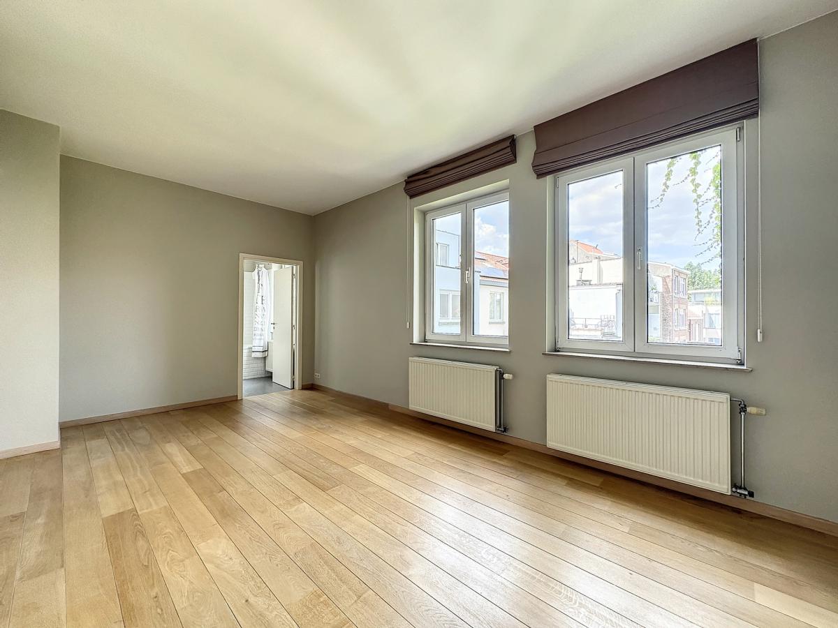 Pl. Brugmann/Châtelain : Superbe duplex 4 chambres 