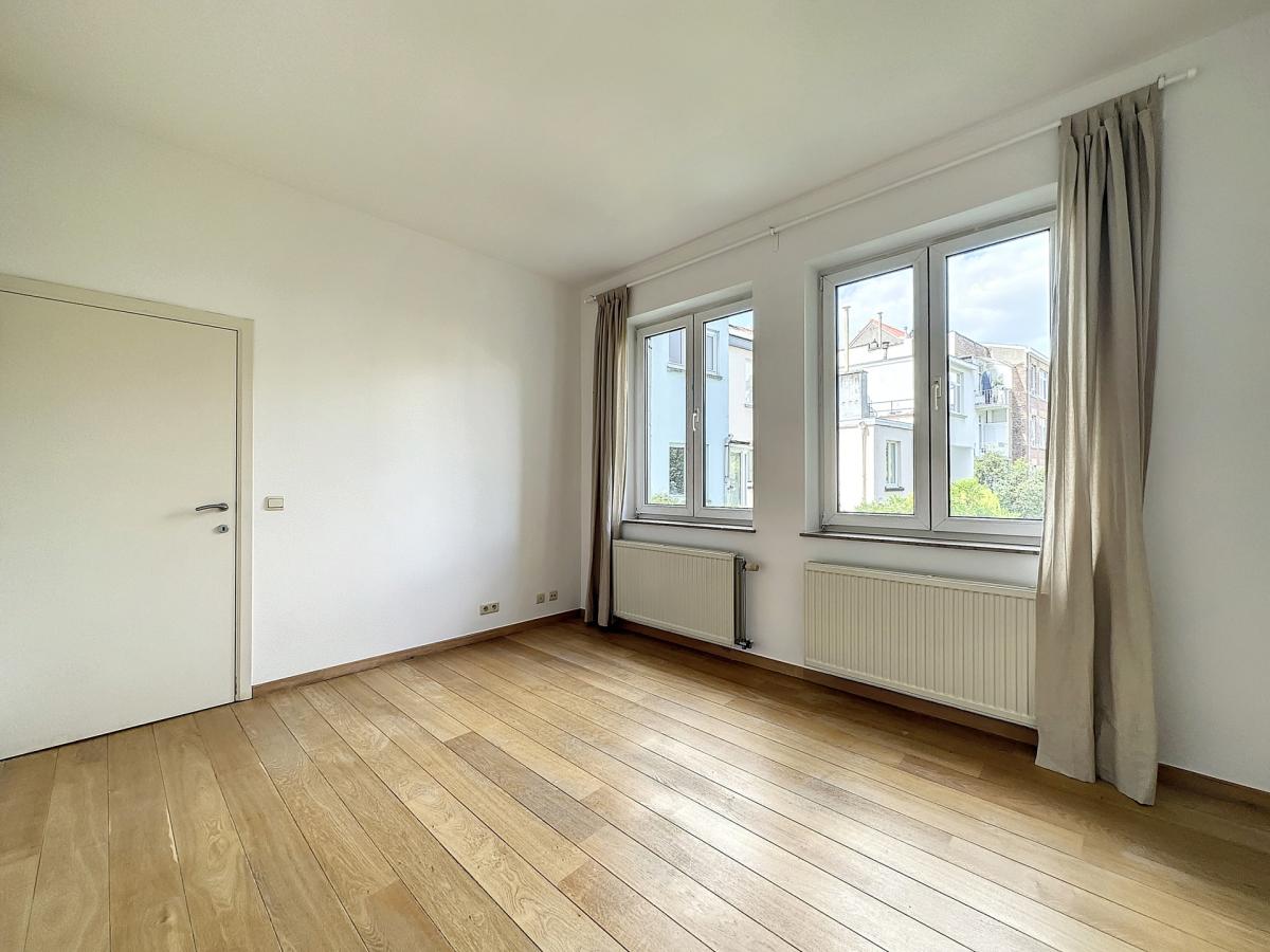 Pl. Brugmann/Châtelain : Superbe duplex 4 chambres 
