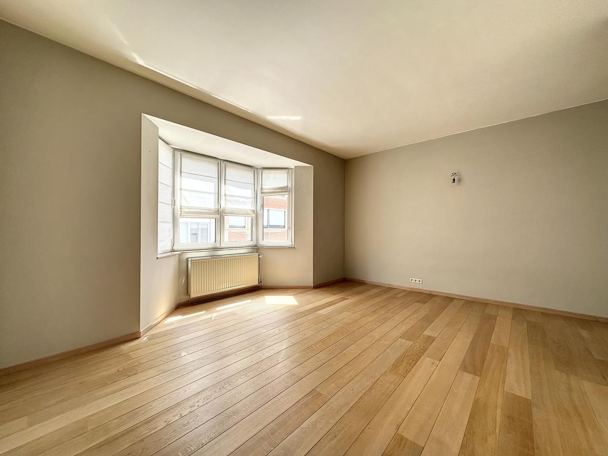 Pl. Brugmann/Châtelain : Superbe duplex 4 chambres 
