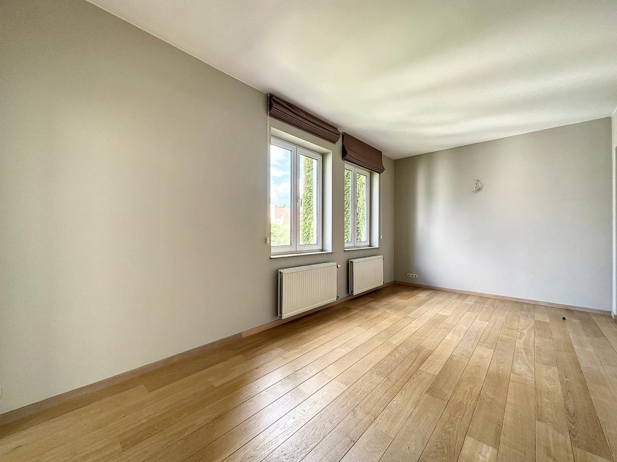 Pl. Brugmann/Châtelain : Superbe duplex 4 chambres 