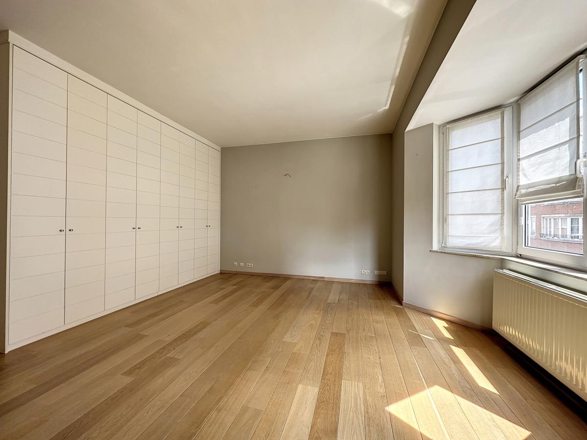 Pl. Brugmann/Châtelain : Superbe duplex 4 chambres 