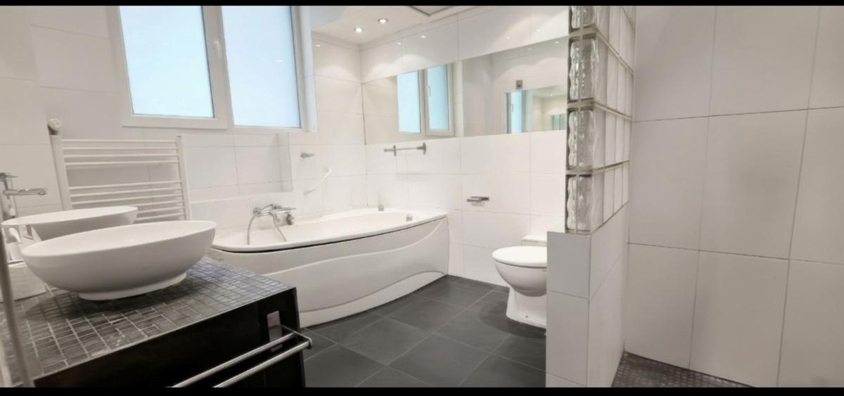 Place Stéphanie: Magnifique appartement 3 chambres de 220 m²