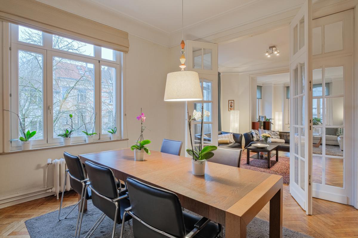 Vanderkindere : Appartement de caractère ± 225 m² bruts.
