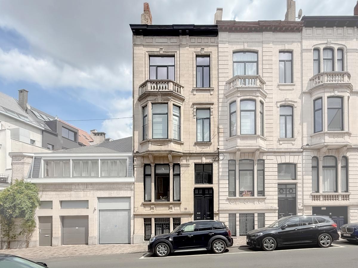 Place Brugmann - Magnifique immeuble de rapport (4unités).