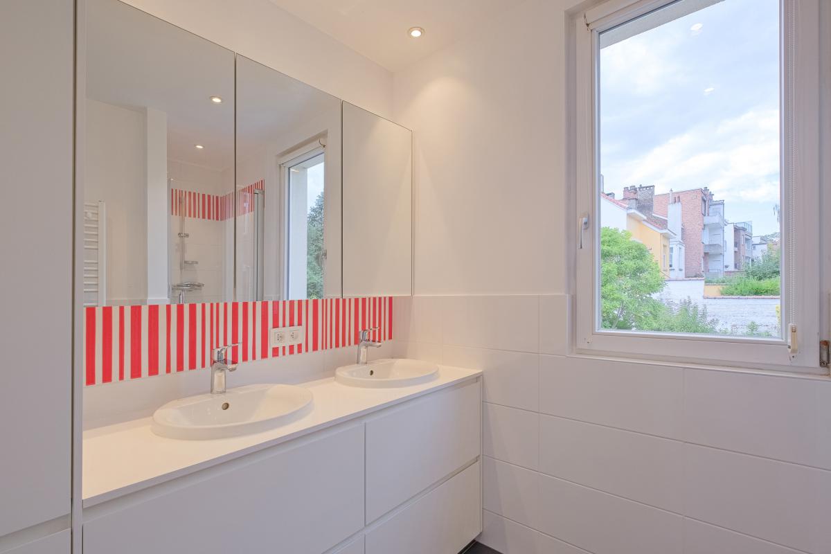Uccle, Ravissante maison rénovée 5 ch avec jardin
