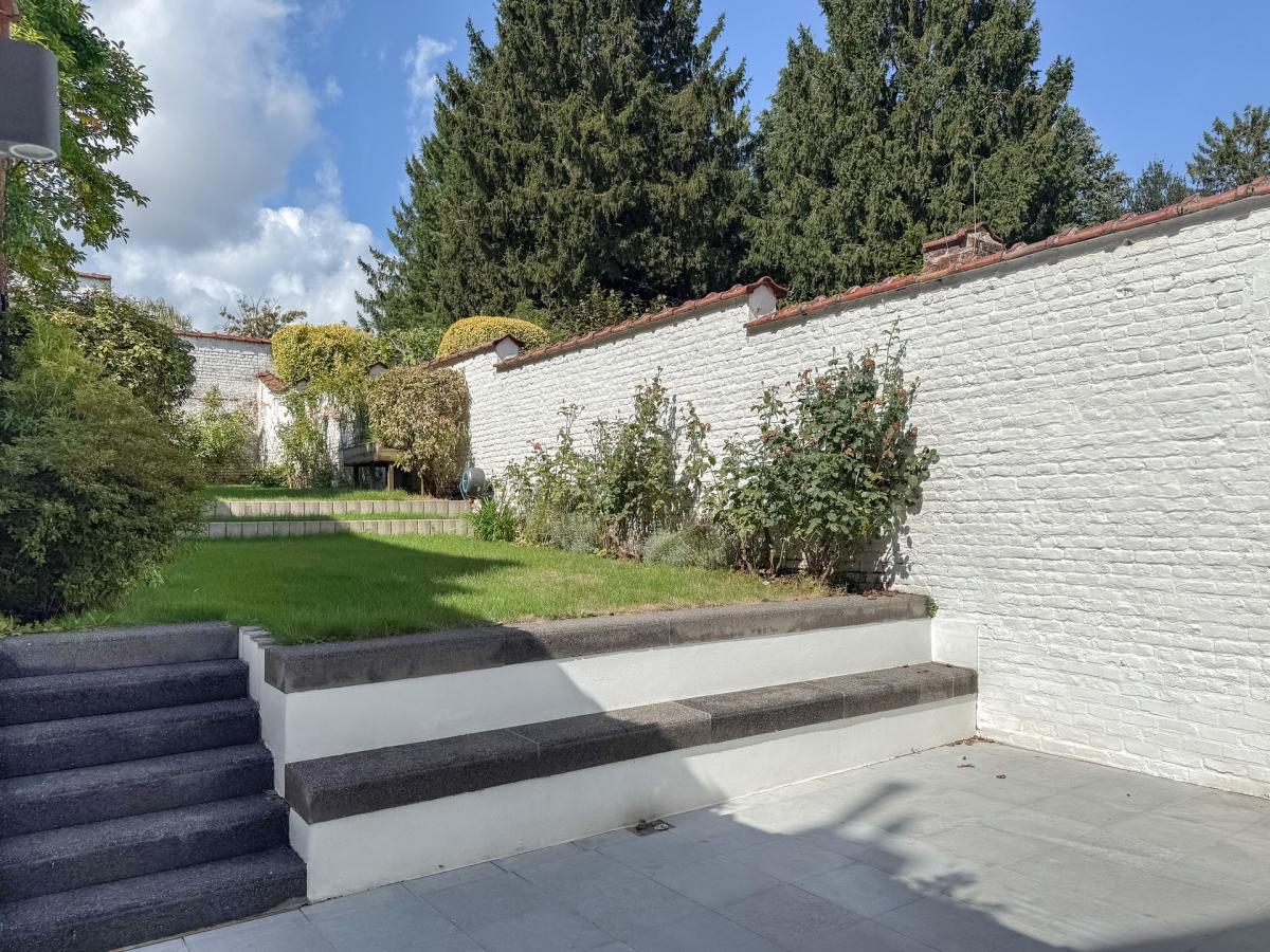 Uccle, Ravissante maison rénovée 5 ch avec jardin