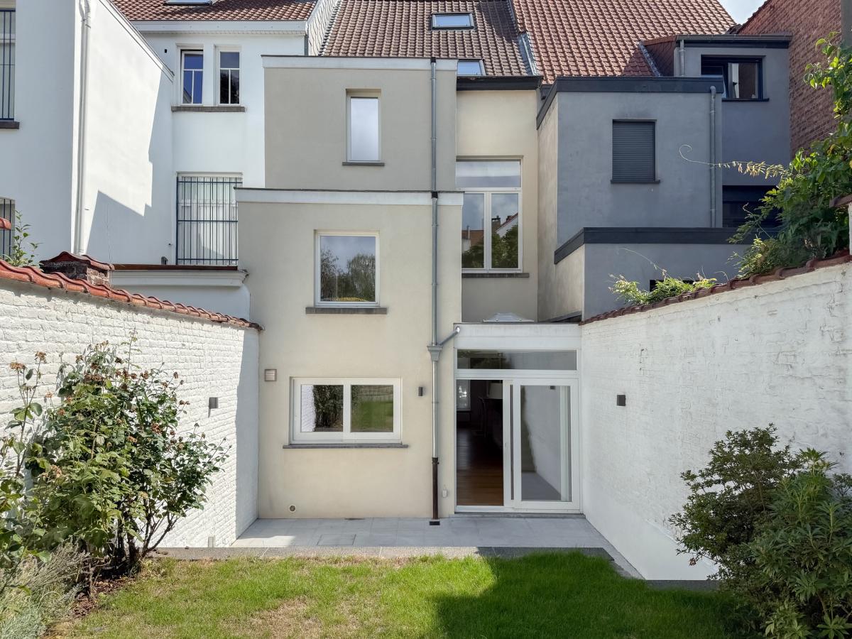 Uccle, Ravissante maison rénovée 5 ch avec jardin