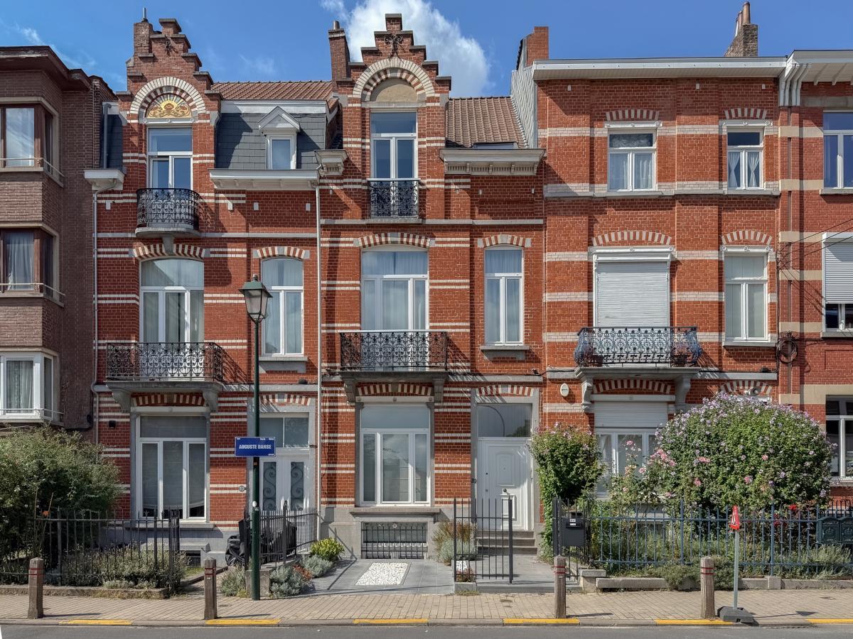 Uccle, Ravissante maison rénovée 5 ch avec jardin