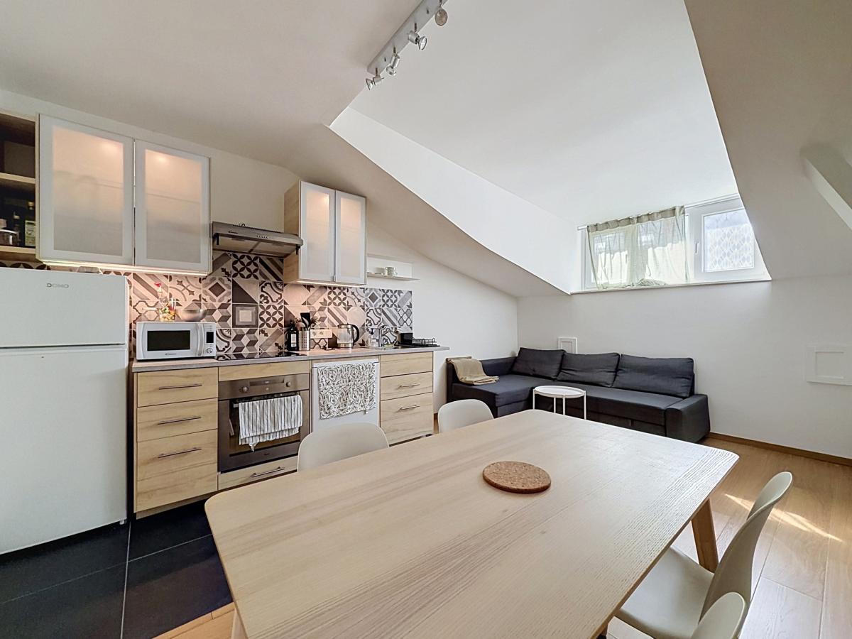 Haut de Saint-Gilles : Beau studio meublé