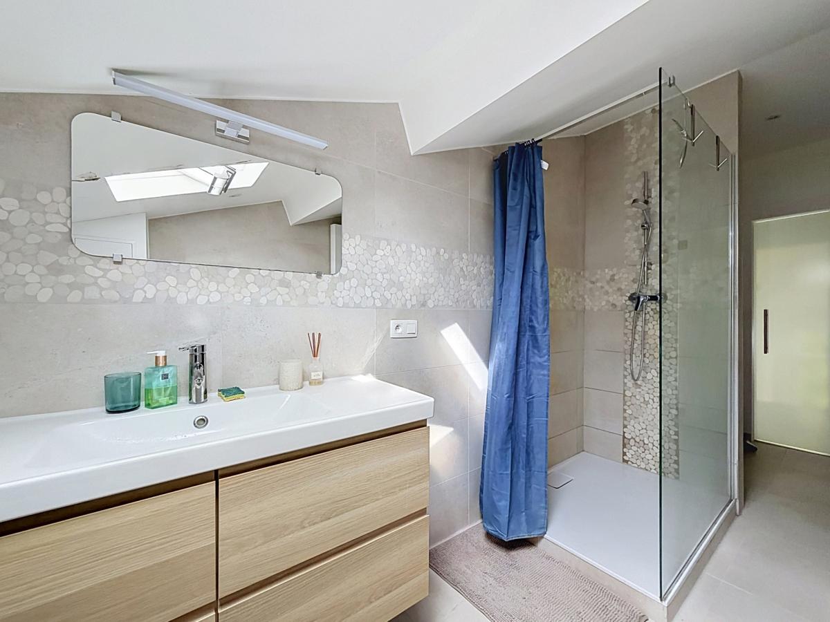 Haut de Saint-Gilles : Beau studio meublé
