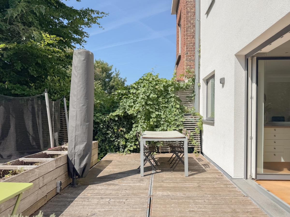 Chant d'oiseau: maison passive jardin S-O,  prof. libérale