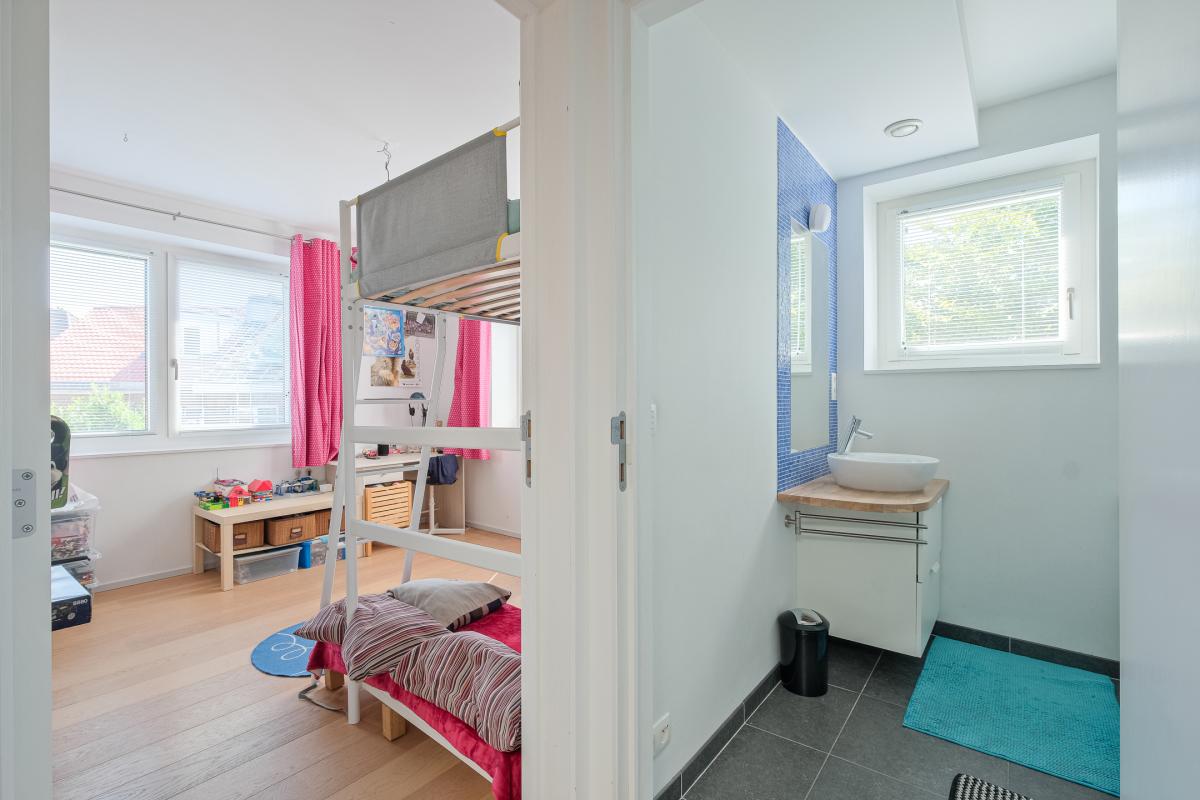 Chant d'oiseau: maison passive jardin S-O,  prof. libérale