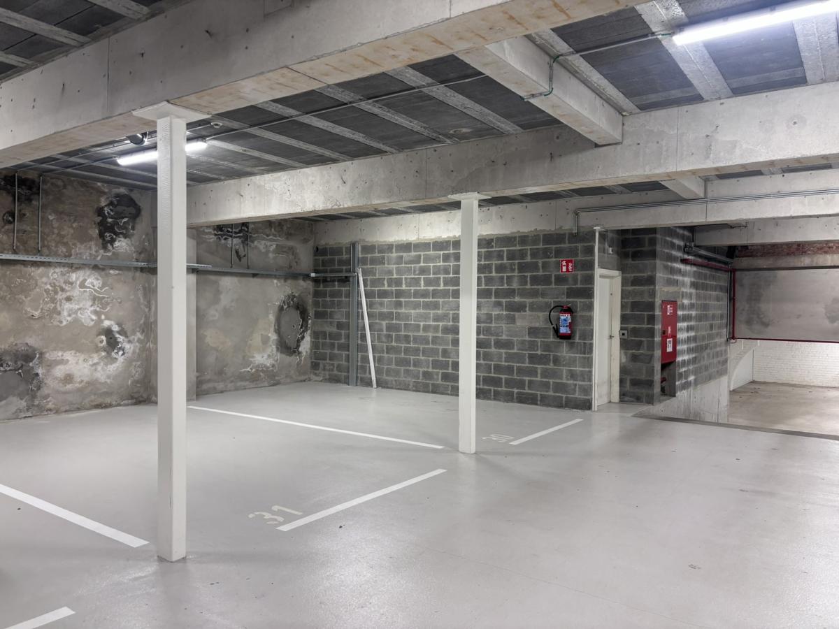 Av. Molière 113-115 - Emplacement de parking 