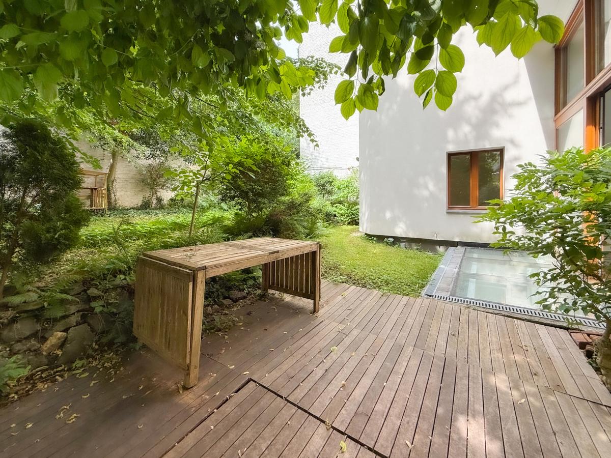 Sq. Marie-Louise: beau duplex + jardin, profession libérale