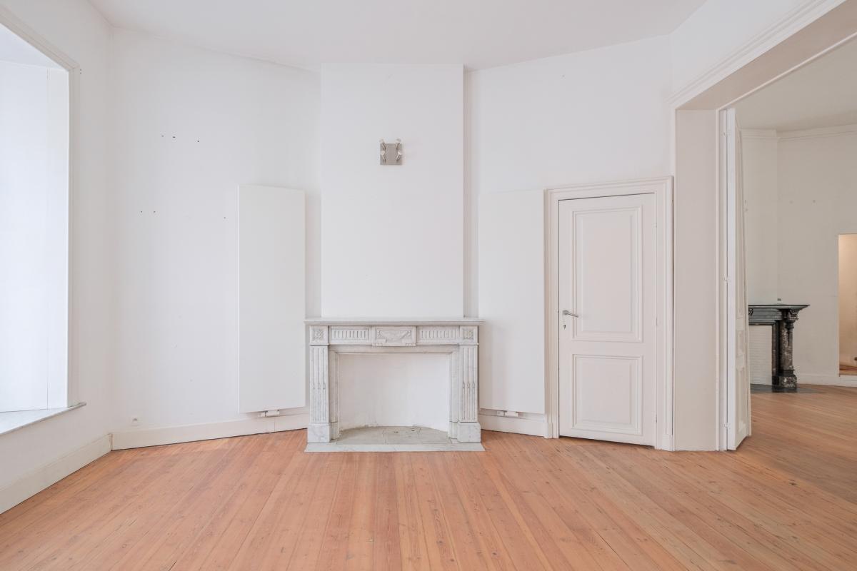 Sq. Marie-Louise: beau duplex + jardin, profession libérale