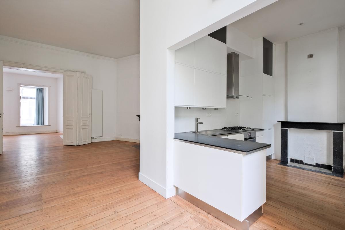 Sq. Marie-Louise: beau duplex + jardin, profession libérale