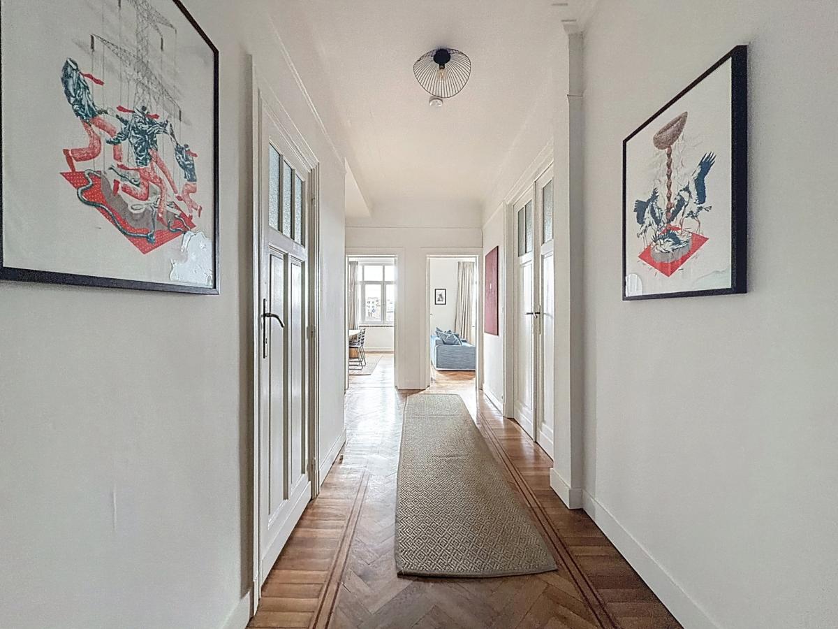 Boulevard Waterloo : Bel appartement meublé de 2 chambres