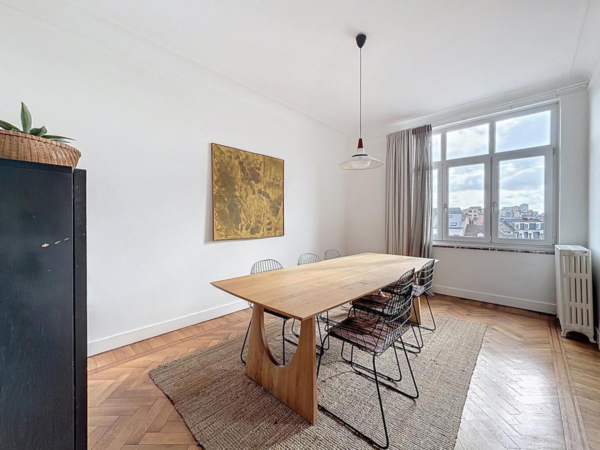 Boulevard Waterloo : Bel appartement meublé de 2 chambres