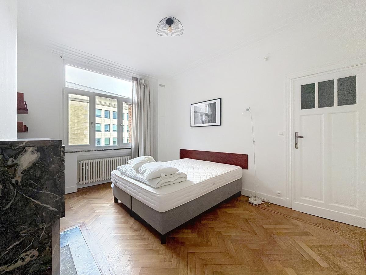 Boulevard Waterloo : Bel appartement meublé de 2 chambres