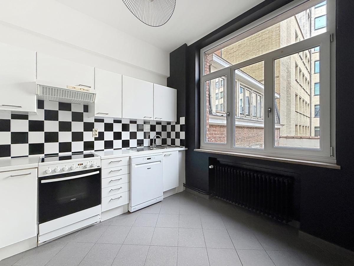 Boulevard Waterloo : Bel appartement meublé de 2 chambres