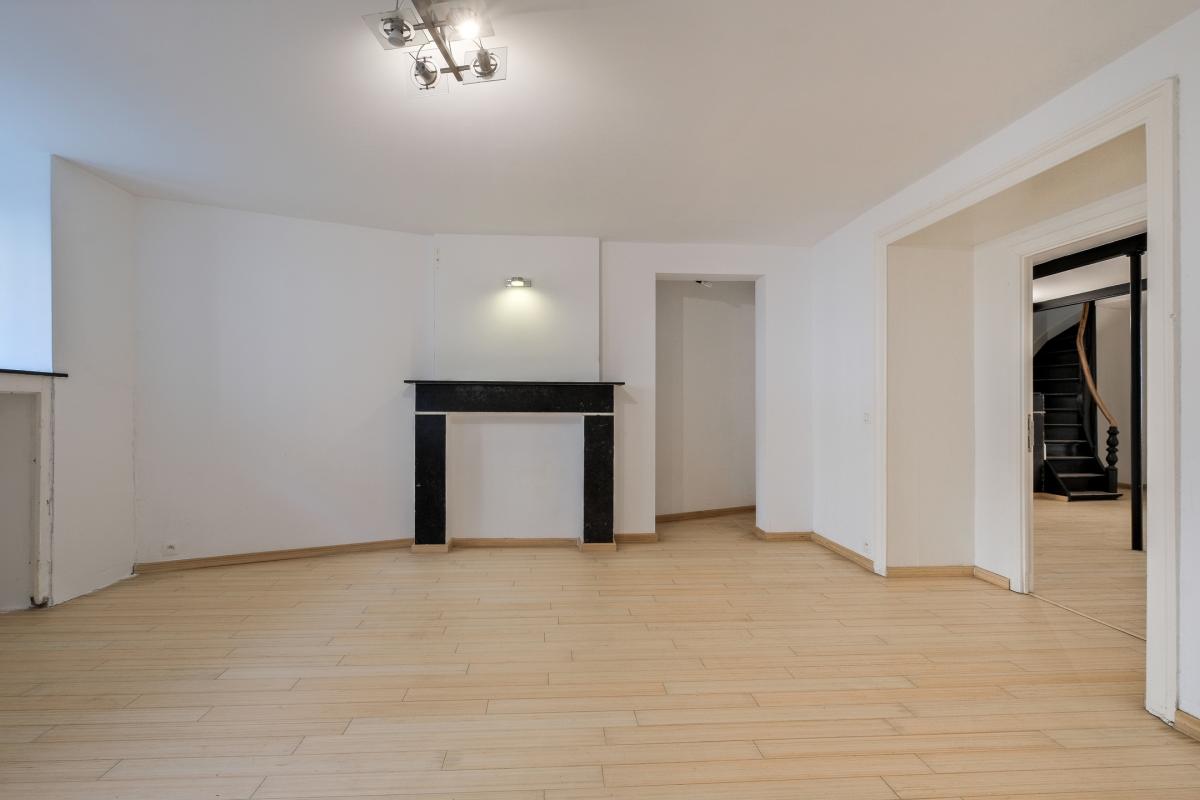 Sq. Marie-Louise: beau duplex + jardin, profession libérale
