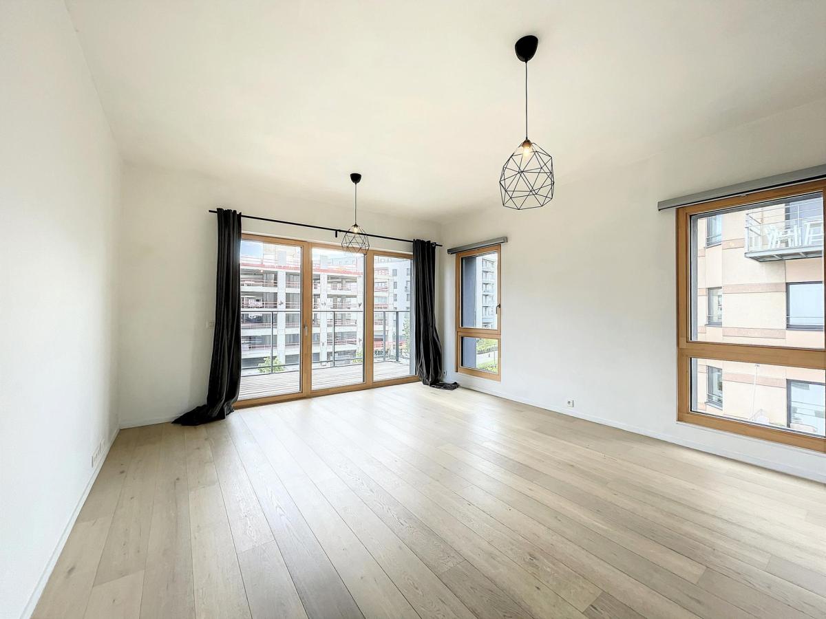 Marcel Thiry - Appartement 2 chambres + terrasse + parking 