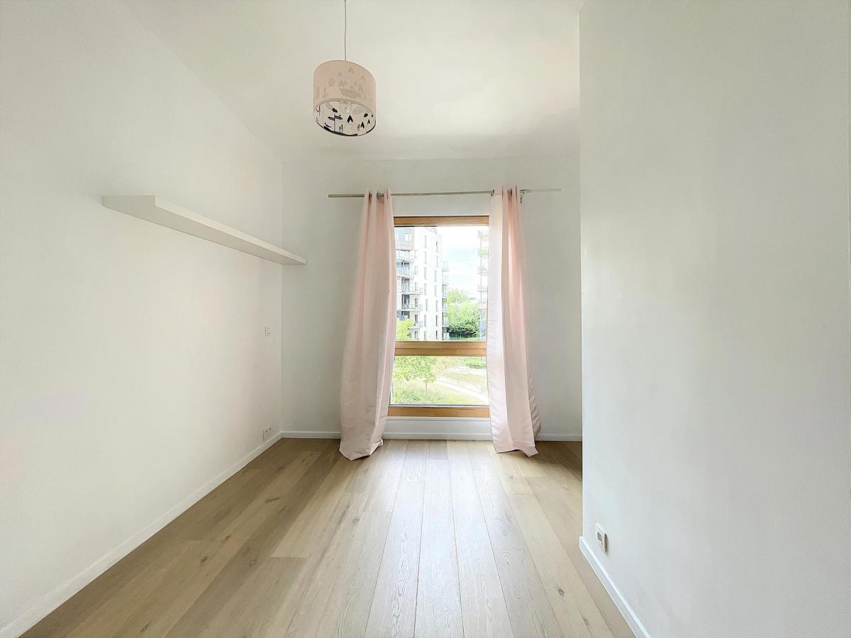 Marcel Thiry - Appartement 2 chambres + terrasse + parking 