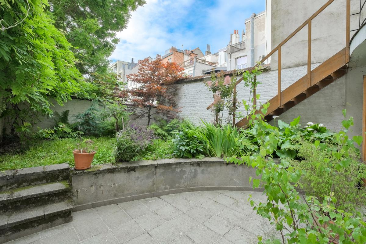 Cinquentenaire - Magnifique duplex avec jardin & garage